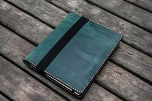iPad Air/Pro & Extra Large Moleskine Cover - Crazy Horse Forest Green